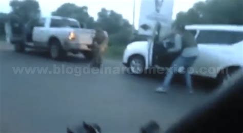 blog del narco videos enfrentamientos|VIDEO: Sicarios del narco se graban durante balacera entre .